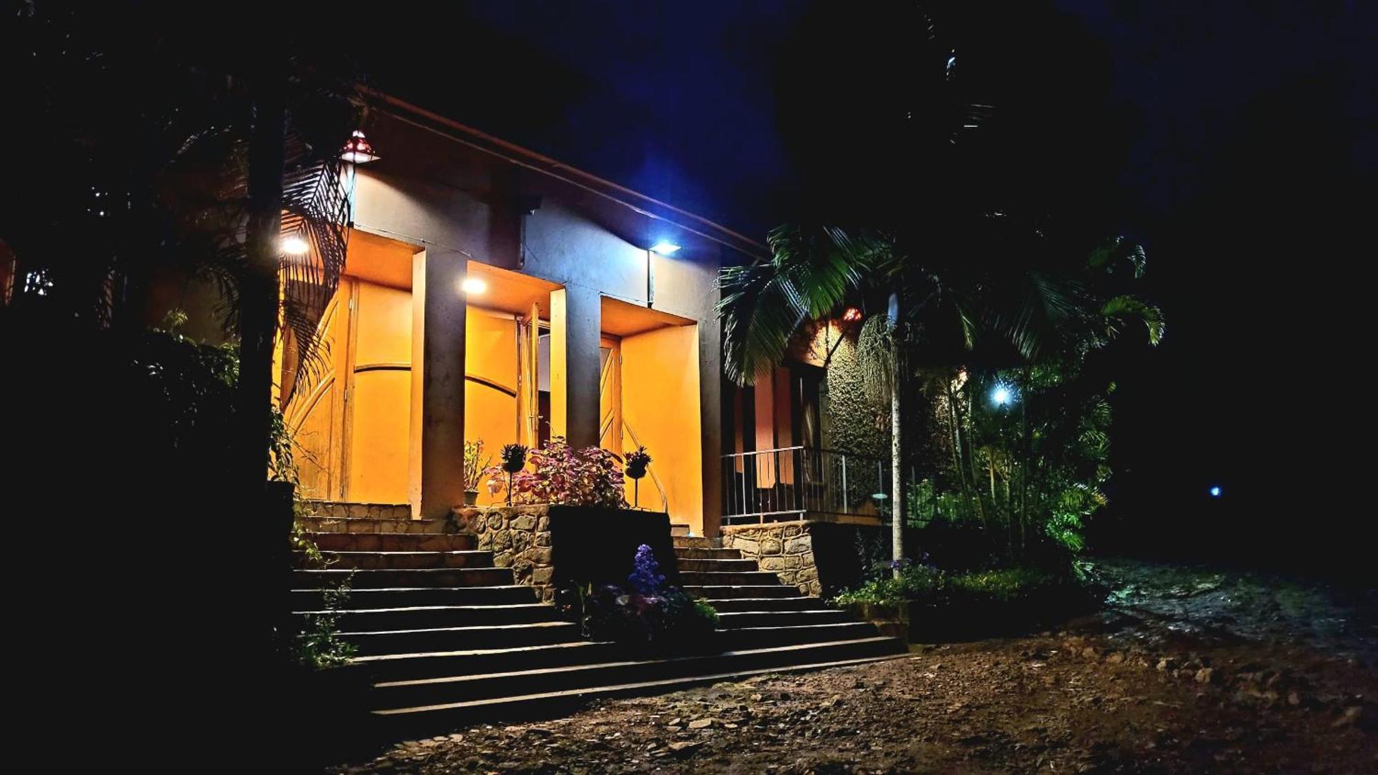 Babylon Lodge Marangu Exterior foto